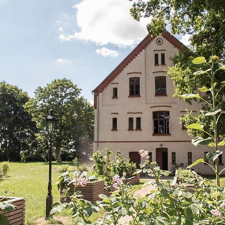 Appartement Gutshaus Zarchlin à Barkhagen Extérieur photo