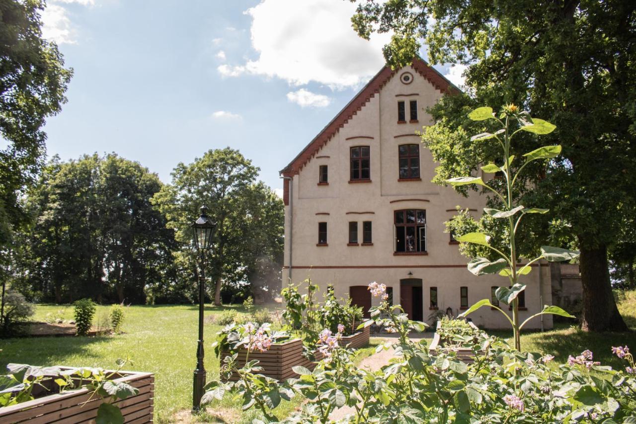 Appartement Gutshaus Zarchlin à Barkhagen Extérieur photo